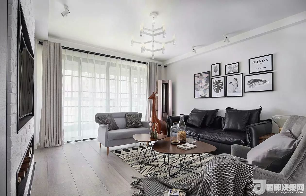 沙發(fā)背景墻選對(duì)裝飾畫(huà)，才能美了整個(gè)客廳空間！