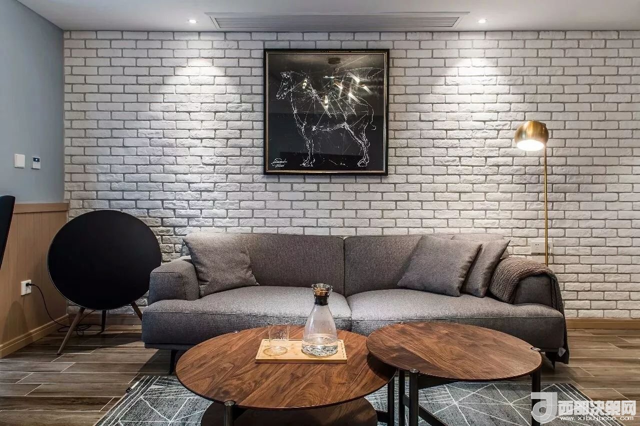 沙發(fā)背景墻選對(duì)裝飾畫(huà)，才能美了整個(gè)客廳空間！