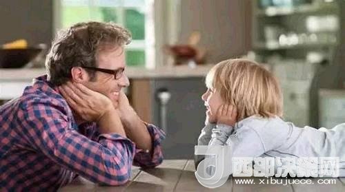 “你長大之后會變得非常忙，所以我希望你能在小時(shí)候停下來低頭聞聞花香，然后把花瓣和葉子放進(jìn)你的小竹筐，在我們的客廳和院子里瘋跑。”