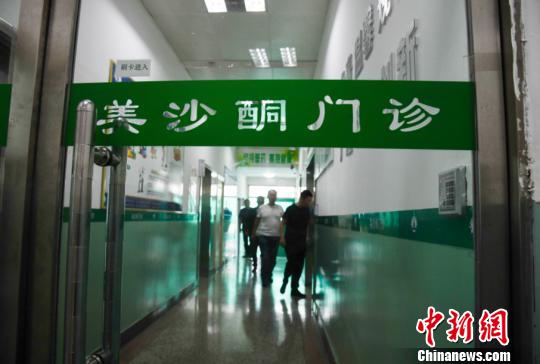 有數(shù)據(jù)顯示，十年來，山西省司法行政戒毒系統(tǒng)累計收治戒毒人員總數(shù)6萬余人。截至目前，在冊強(qiáng)制隔離戒毒人員、自愿戒毒人員、戒毒康復(fù)人員、美沙酮維持治療人員共1.2萬余人?！⊥踅ㄜ?攝