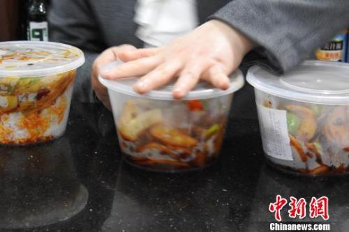 包裝外賣(mài)。受訪(fǎng)者供圖