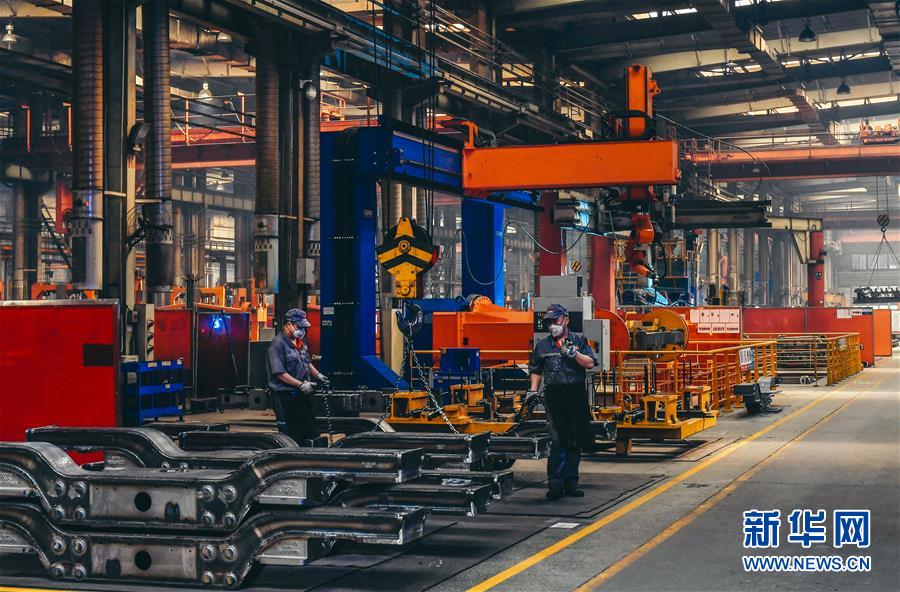 （在習(xí)近平新時(shí)代中國(guó)特色社會(huì)主義思想指引下——新時(shí)代新作為新篇章·習(xí)近平總書(shū)記關(guān)切事·圖文互動(dòng)）（6）汗水的味道——記錄奮戰(zhàn)在復(fù)工復(fù)產(chǎn)一線的勞動(dòng)者