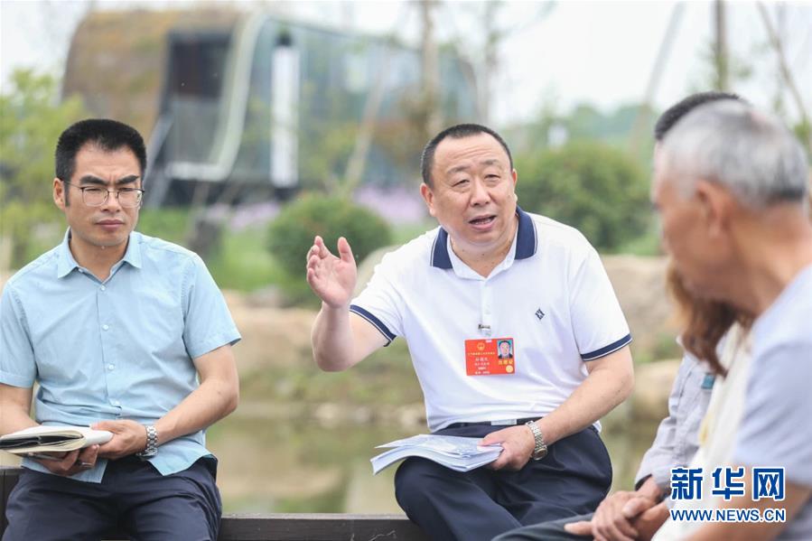 （新華全媒頭條·兩會(huì)精神看落實(shí)·圖文互動(dòng)）（2）整體謀劃、系統(tǒng)升級(jí)、全面提升——落實(shí)全國兩會(huì)精神織牢織密公共衛(wèi)生防護(hù)網(wǎng)