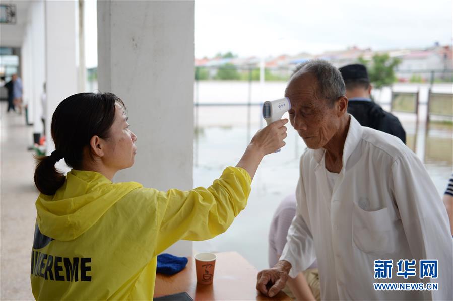 (在習(xí)近平新時代中國特色社會主義思想指引下——新時代新作為新篇章·習(xí)近平總書記關(guān)切事·圖文互動)(1)戰(zhàn)洪魔 保安全——近期防汛救災(zāi)熱點觀察