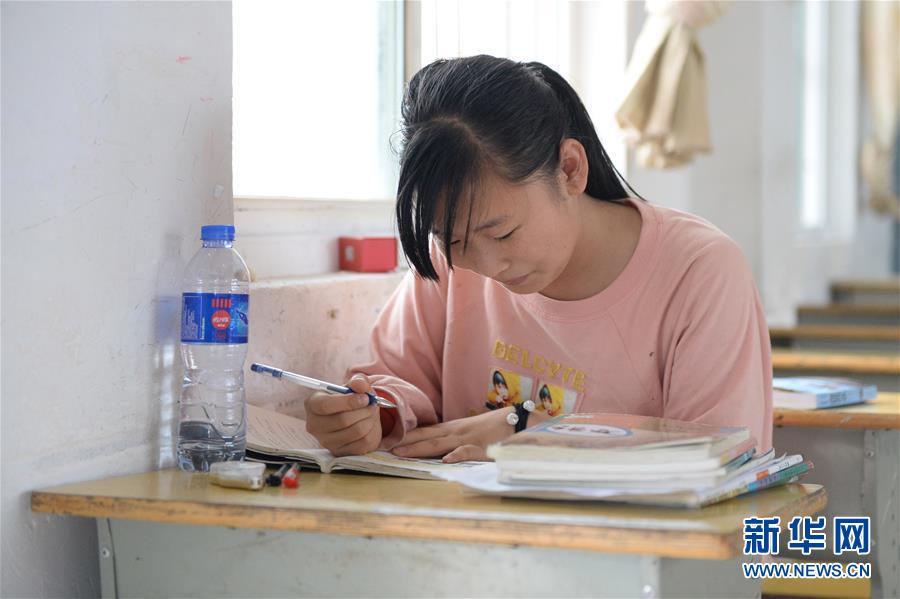 (在習(xí)近平新時代中國特色社會主義思想指引下——新時代新作為新篇章·習(xí)近平總書記關(guān)切事·圖文互動)(2)戰(zhàn)洪魔 保安全——近期防汛救災(zāi)熱點觀察