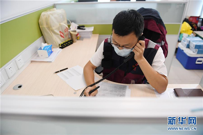 （新華全媒頭條·圖文互動(dòng)）（2）首都再戰(zhàn)“疫”，難忘40天——寫(xiě)在北京應(yīng)急響應(yīng)級(jí)別降級(jí)之際