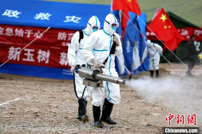 圖為進(jìn)行現(xiàn)場消毒。青海省應(yīng)急廳
