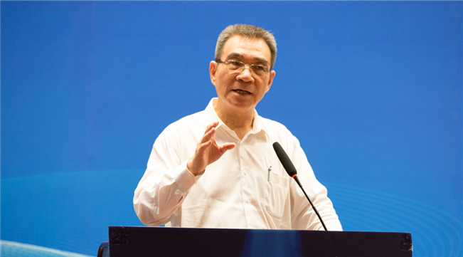 林毅夫發(fā)表演講。（資料圖）