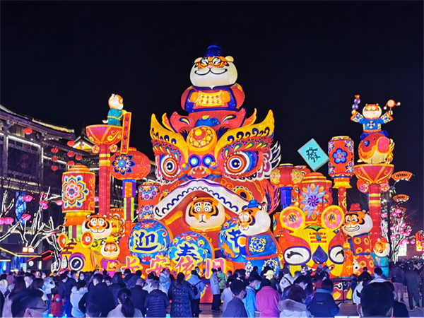 【網(wǎng)絡中國年·新春走基層】花燈璀璨賀新春 陜西各地年味濃_fororder_圖片7